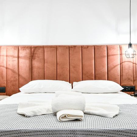 Aeolos Luxury Suites 雅典 外观 照片